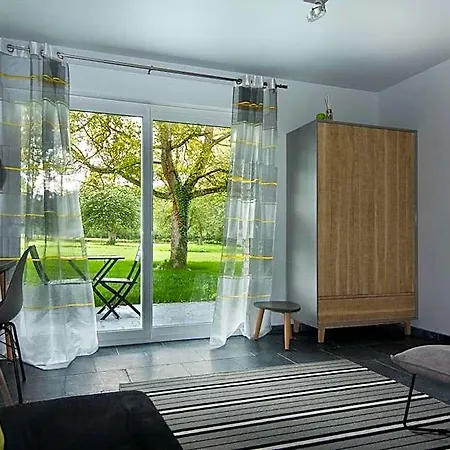 La Pomme Petillante Bed & Breakfast Maisnieres