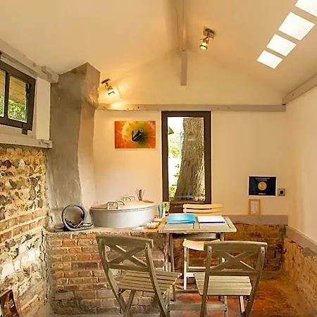 La Pomme Petillante Bed & Breakfast